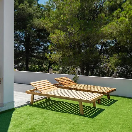 Anamarija Villa *
